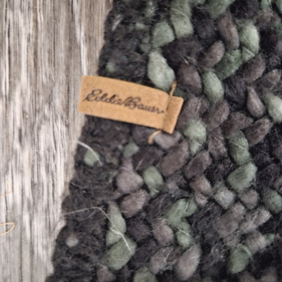 Eddie Bauer Oversized Knit Triangle Scarf - Picture 3 of 4